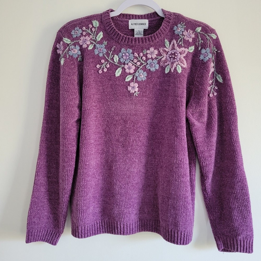 NWOT Alfred Dunner Floral Embroidered Acrylic Knit Sweater Size S
